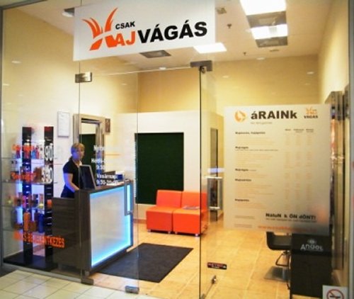 Csak hajv�g�s szalon a Ny�r Plaza